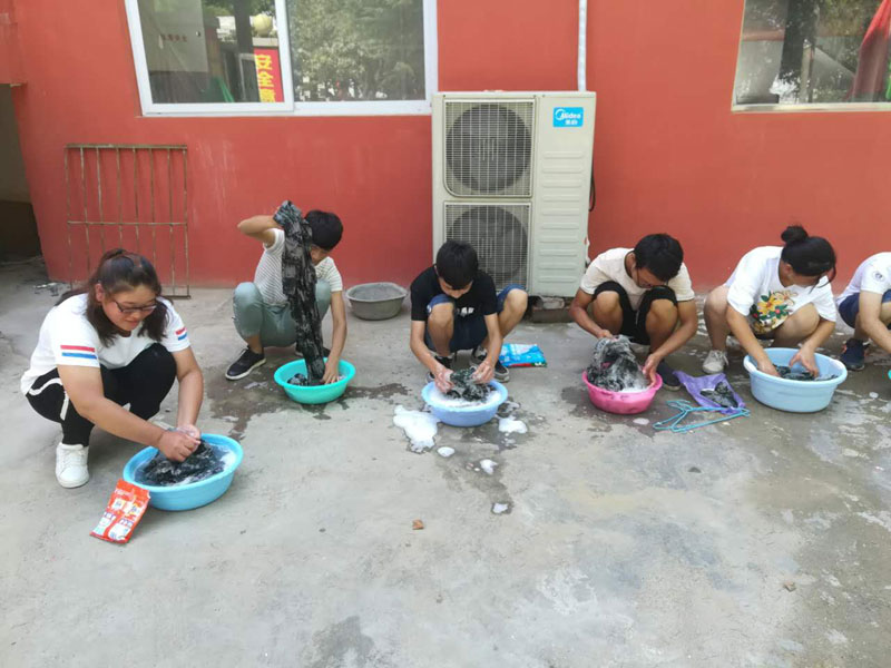 beat365在线唯一官网老师教学生洗衣服